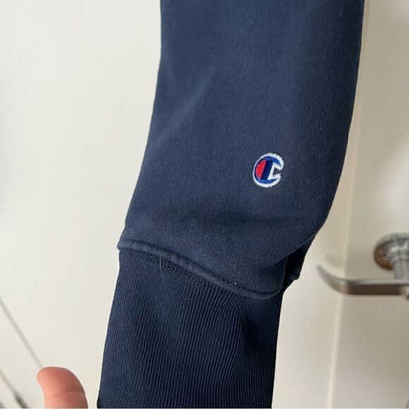 Champion Sweatshirt Womens Size XL Navy Blue Red Reverse Weave Cropped Spell Out - Picture 6 of 13